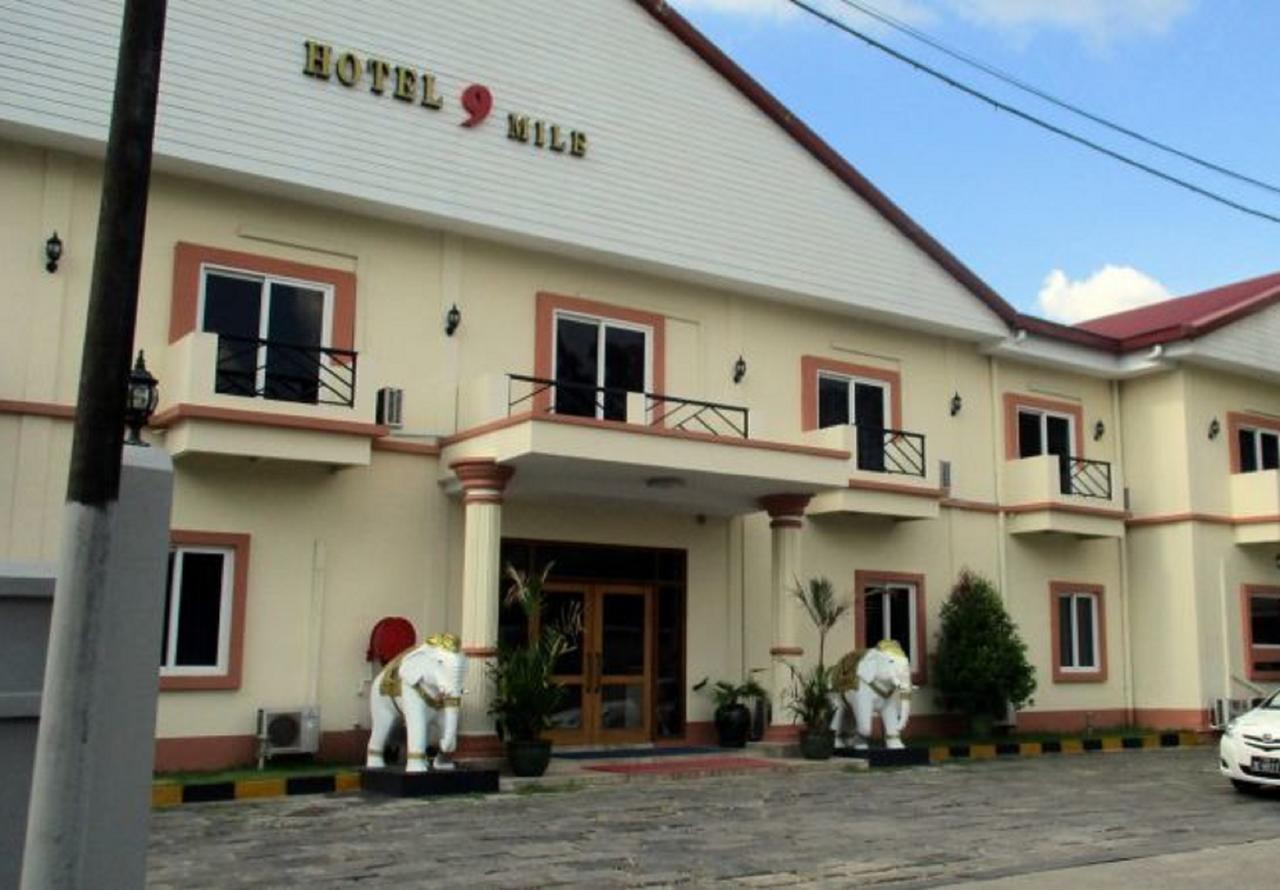 Hotel 9 Mile Янгон Екстер'єр фото