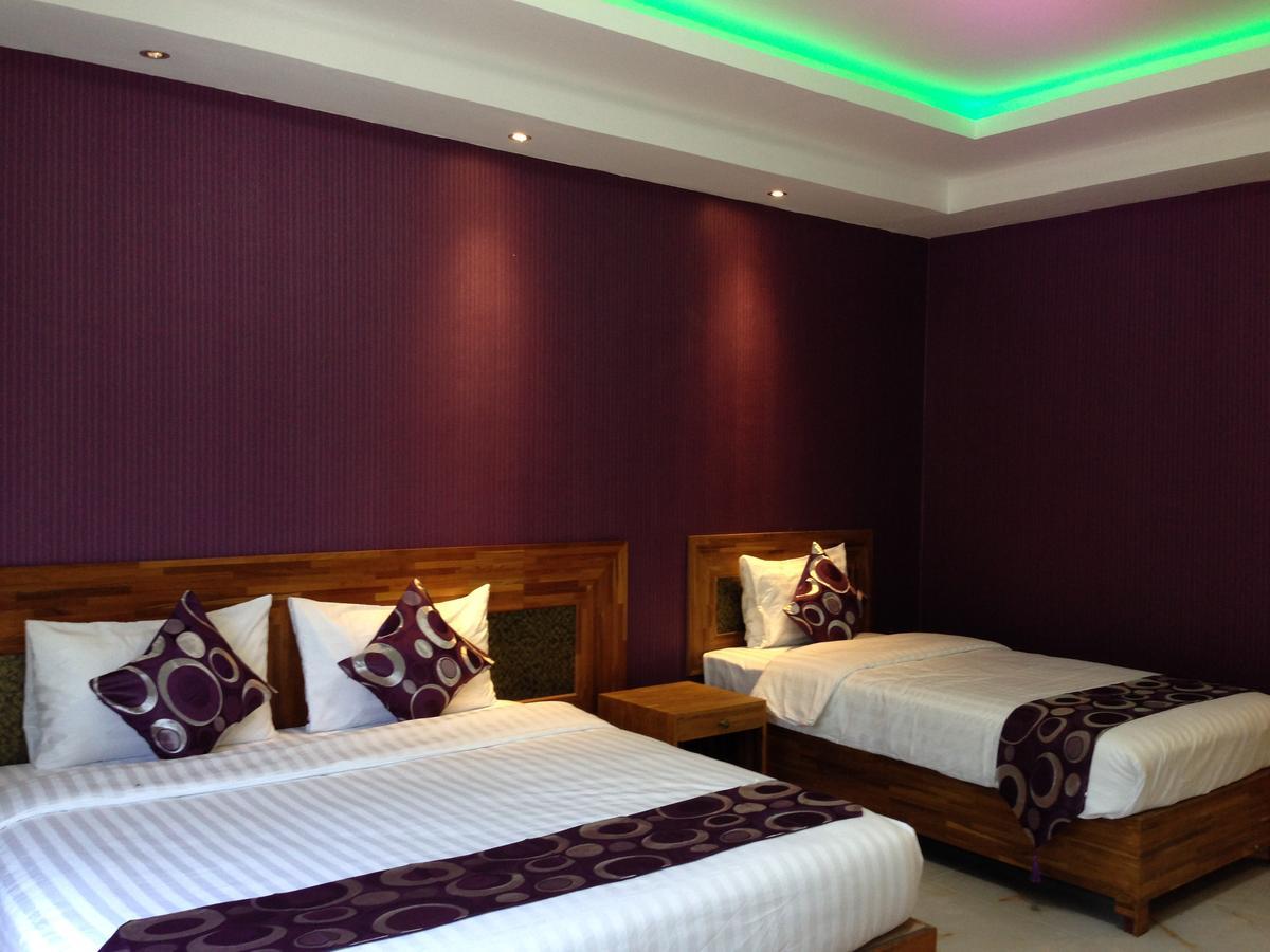 Hotel 9 Mile Янгон Екстер'єр фото