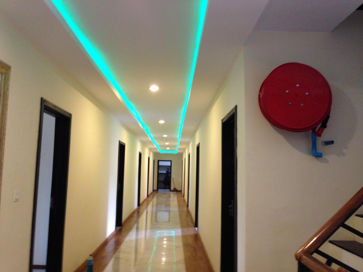 Hotel 9 Mile Янгон Екстер'єр фото